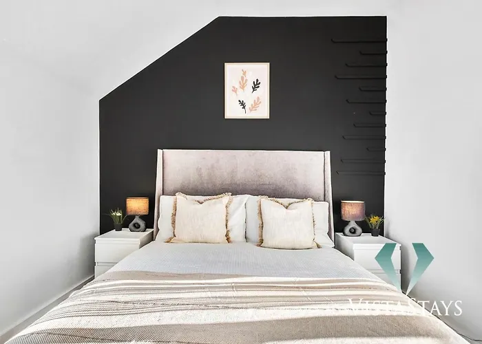 Modern Spacious 4 Bed - Pool Table, Ps4, 4X Double Rooms With Vista Stays Short Lets Birmingham